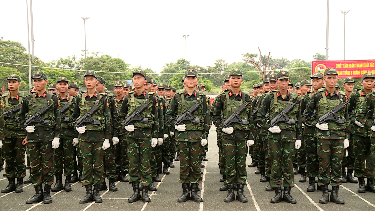 Đội hình diễu binh dần sắc nét sau hai tháng rèn luyện