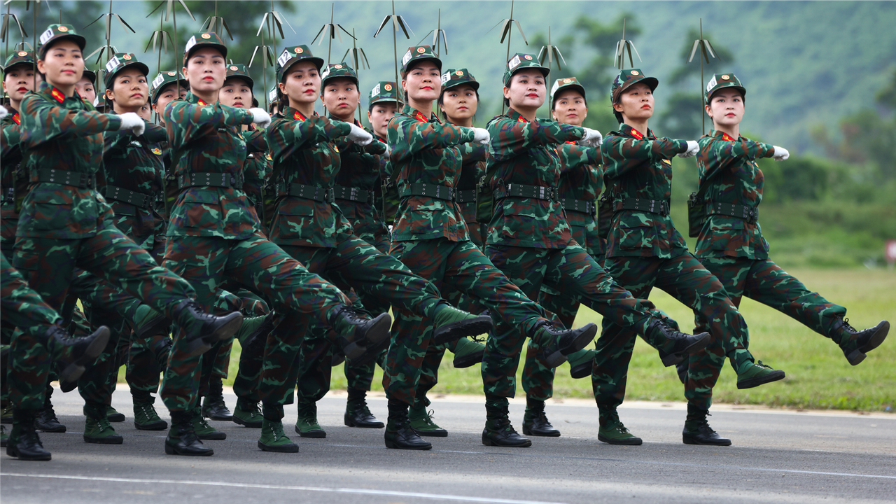 Hợp luyện 'đều, đẹp, chuẩn xác' chuẩn bị cho diễu binh 2/9