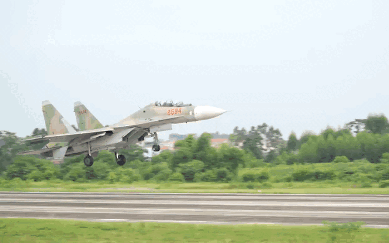 Biên đội Su-30MK2 cơ động từ Đồng Nai tới Bắc Ninh tham gia nhiệm vụ A80