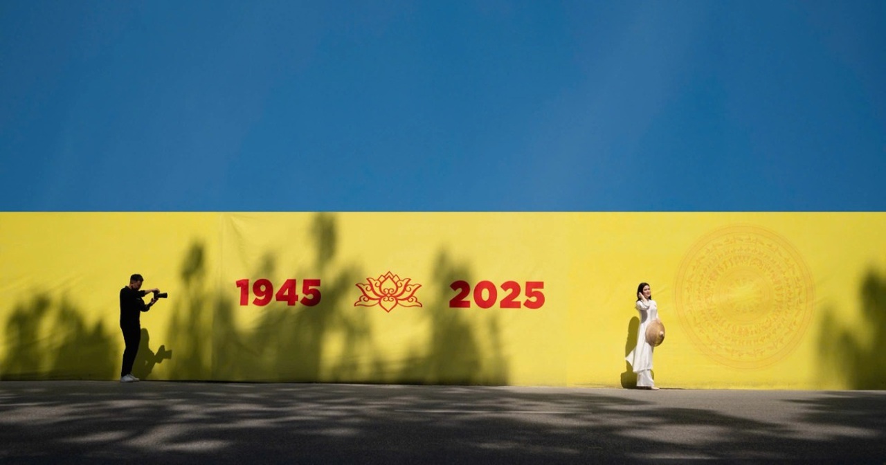 Tấm biển "1945-2025" ở Hà Nội gây sốt dịp 2/9