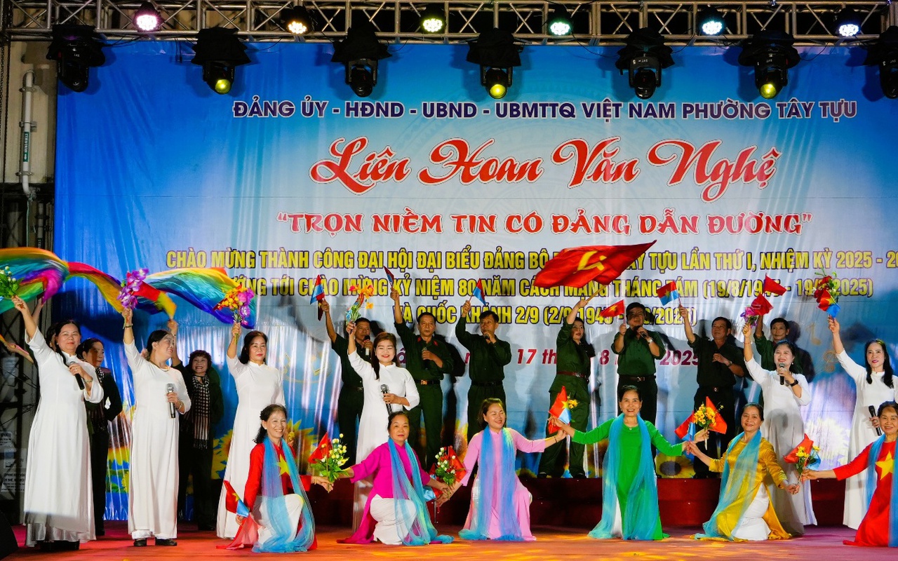 Phường Tây Tựu tổ chức Chương trình văn nghệ với chủ đề “Trọn niềm tin có Đảng dẫn đường”