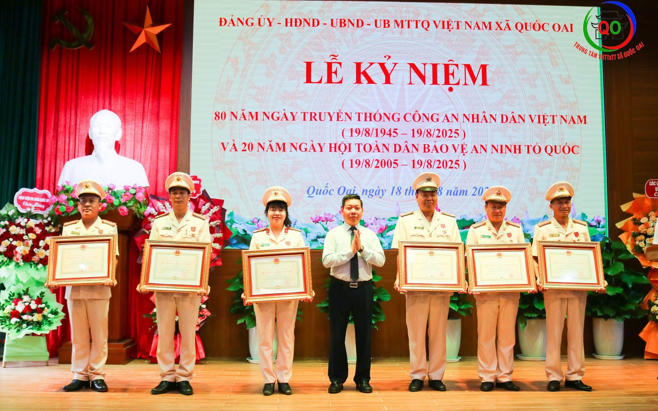 Xã Quốc Oai tổ chức Lễ kỷ niệm 80 năm Ngày truyền thống lực lượng Công an nhân dân (19/8/1945 - 19/8/2025) và 20 năm Ngày hội toàn dân bảo vệ an ninh Tổ quốc