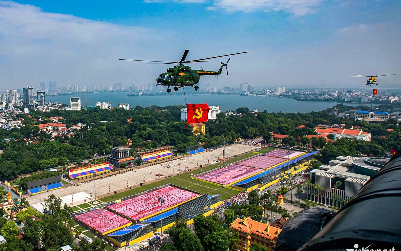 Sơ duyệt diễu binh ngày 27/8: Thời gian và vị trí 'vàng' ngắm trọn khoảnh khắc trực thăng kéo cờ