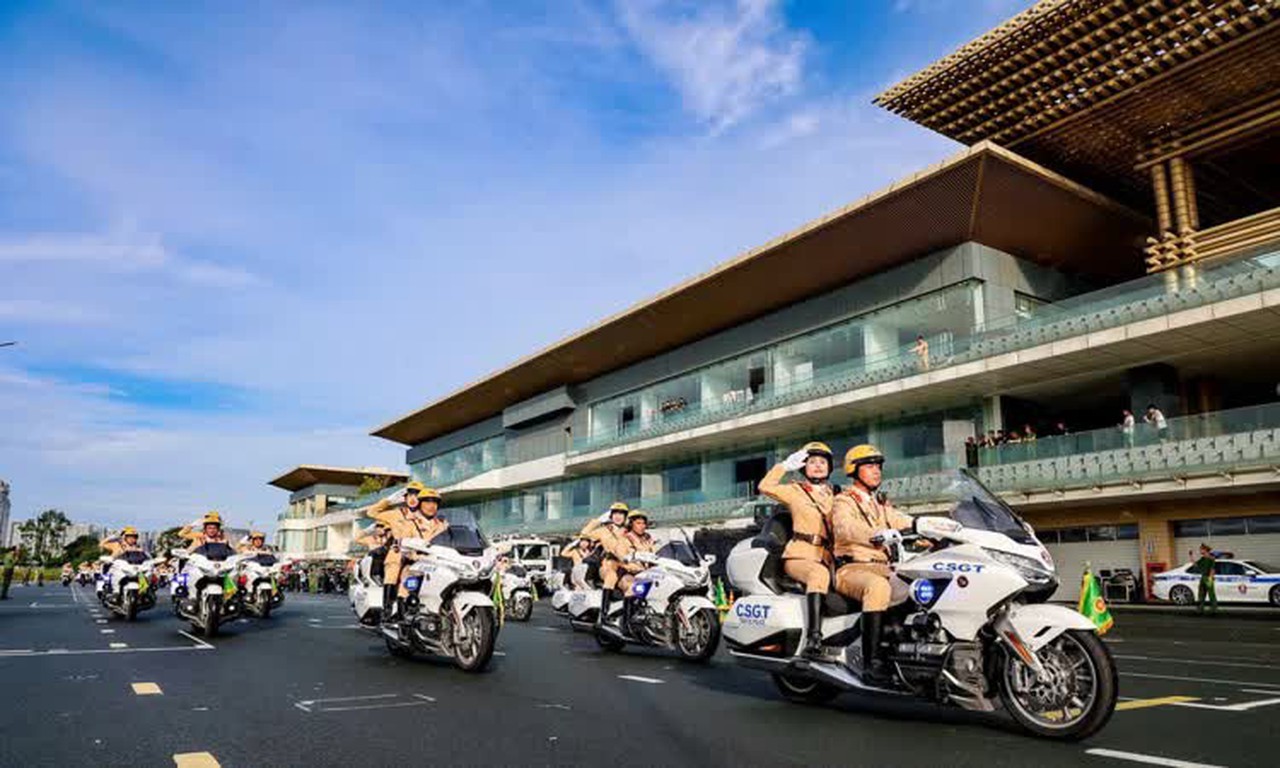 Phân luồng giao thông phục vụ kỷ niệm 80 năm Cách mạng tháng Tám