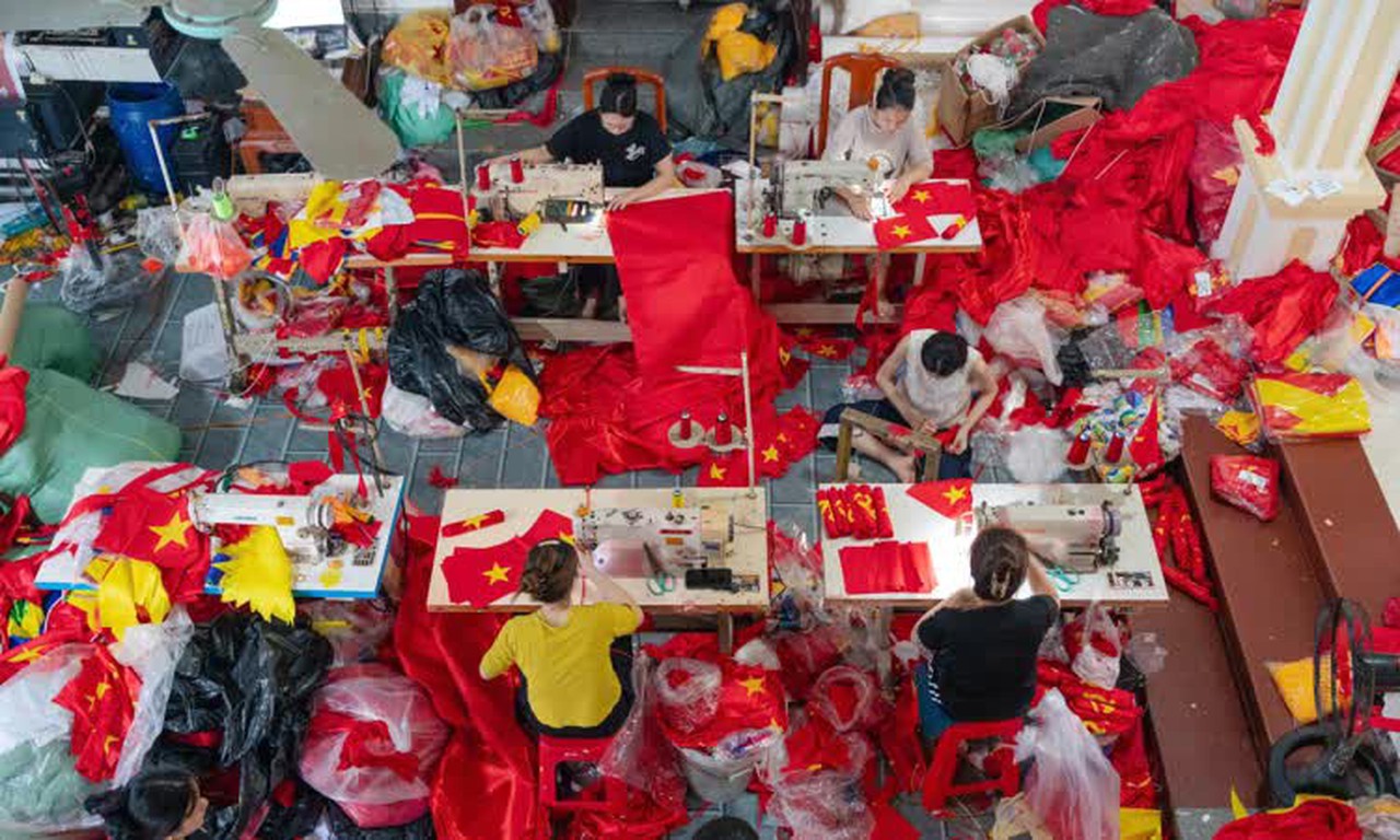 Hanoi village cultivates national pride for generations