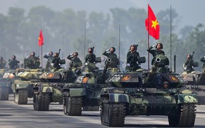 Khi đi xem diễu binh tối 21/8 gặp tình huống khẩn cấp: Lưu ngay các số điện thoại nóng này!
