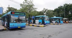 Điều chỉnh lộ trình nhiều tuyến xe buýt phục vụ sơ duyệt Lễ diễu binh, diễu hành