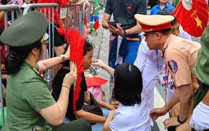Xem Tổng duyệt diễu binh ngày 30/8: Gia đình có người già, trẻ nhỏ cần đọc ngay khuyến cáo này