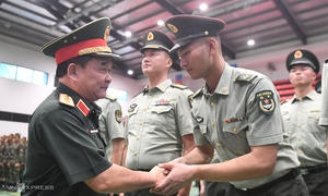 Xem quân đội Trung Quốc , Nga, Lào, Campuchia diễu binh phố nào