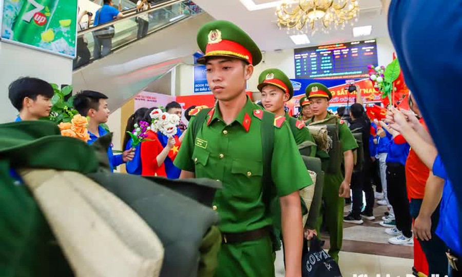 Hơn 500 chiến sĩ công an từ TP Hồ Chí Minh ra Hà Nội tập luyện diễu binh 80 năm Quốc khánh