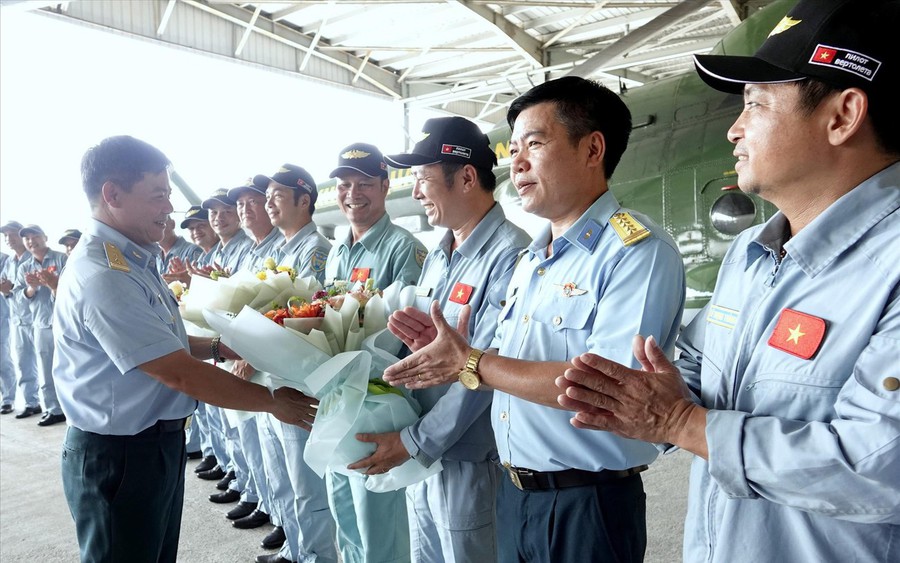 Không quân Việt Nam hội quân tại hòa Lạc chuẩn bị diễu binh 2 / 9