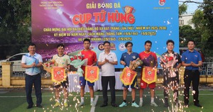 Khai mạc giải bóng đá chào mừng Đại hội đại biểu Đảng bộ xã Bát Tràng lần thứ nhất