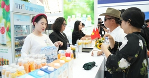 Người dân hào hứng tham dự Triển lãm thành tựu đất nước 80 năm