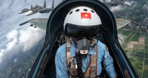 Su-30MK2 đầy uy lực xuất kích chuẩn bị ngày Đại lễ