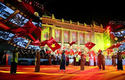 Chương trình nghệ thuật "Hà Nội - Sáng mãi khát vọng Việt Nam"