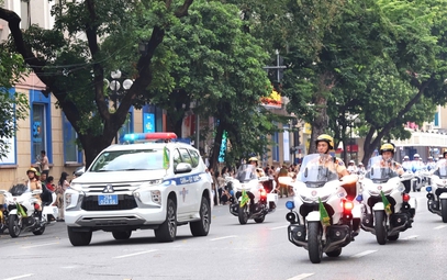 Phân luồng giao thông phục vụ chương trình "Tự hào người Việt Nam" tại Hà Nội