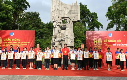 Lễ chào cờ "Tôi yêu Tổ quốc tôi": khơi dậy lòng tự hào dân tộc trong thế hệ trẻ