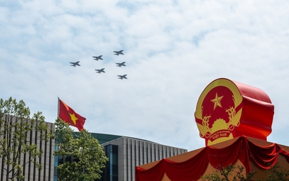 Trực thăng, "hổ mang chúa" Su-30MK2 bay qua quảng trường Ba Đình