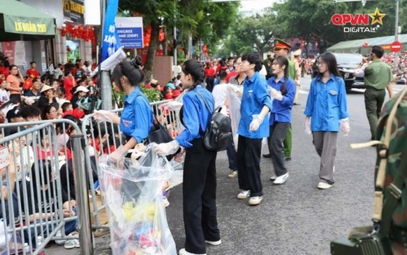 Những hành động đẹp của tuổi trẻ Thủ đô trước giờ tổng duyệt