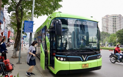 Hàng chục tuyến buýt và đường sắt đô thị hoạt động đến 24h phục vụ Tổng hợp luyện lần 2