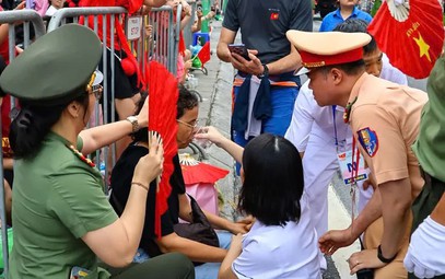 Xem Tổng duyệt diễu binh ngày 30/8: Gia đình có người già, trẻ nhỏ cần đọc ngay khuyến cáo này