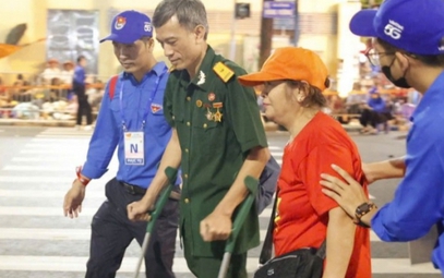 “Áo xanh” xuyên đêm phục vụ tổng duyệt diễu binh, diễu hành