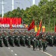 Chiến sĩ diễu binh vượt nắng thao trường 'đổ lửa'